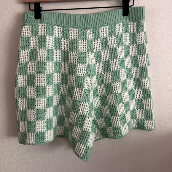 BaeVely Green & White Checkered Knit Shorts - Picture 2 of 4